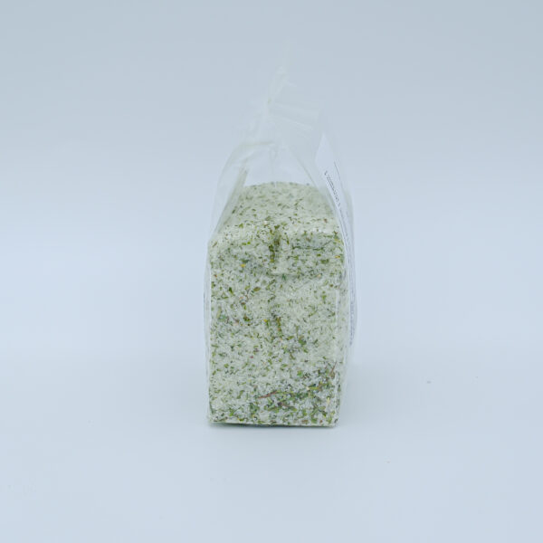 Eine Nachfüllpackung für ein Kräutersalz.